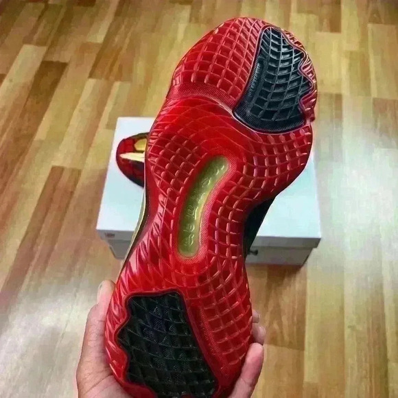 💰HUGE CLEARANCE SALE 💰 Adidas D.O.N. Issue 3 Junior Spider-Man Basketball Shoe - Picture 6 of 8